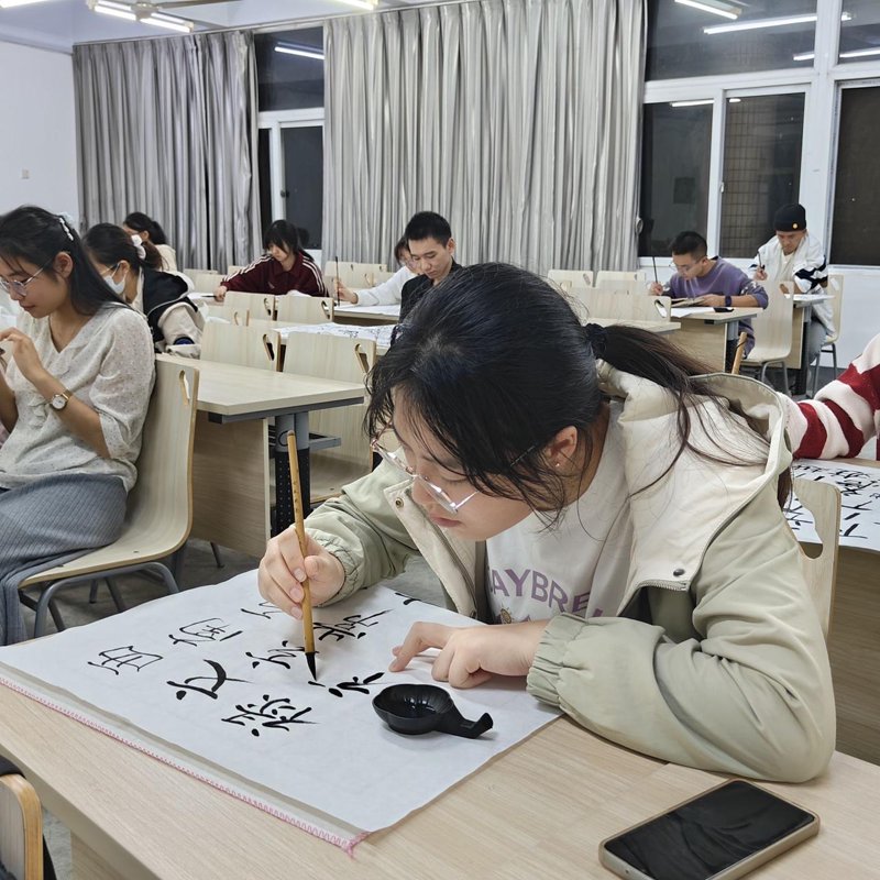 书法艺术:古老的艺术魅力与现代传播